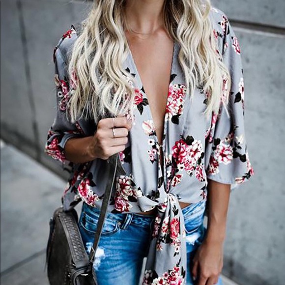 Girl’s Day Out Gray Floral Top - Picture 2 of 7